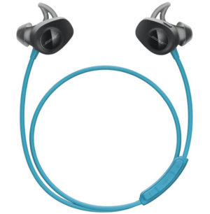 Bezdrátová sportovní sluchátka Bose drží v uších